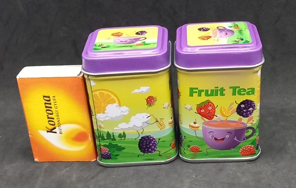 FÉM DOBOZ MINI SZÖGLETES AR28 FRUIT TEA 7x4,5cm V:9674 TERM.0136 BÁTH