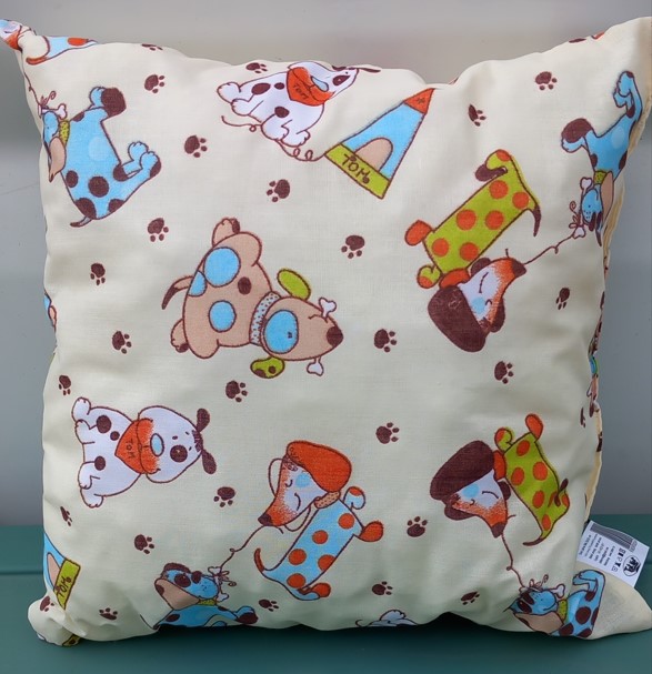 ÜLŐPÁRNA-KISPÁRNA MINI DUCI GYEREK 28x28cm BÉZS KUTYUSOS  V:200204 DEV