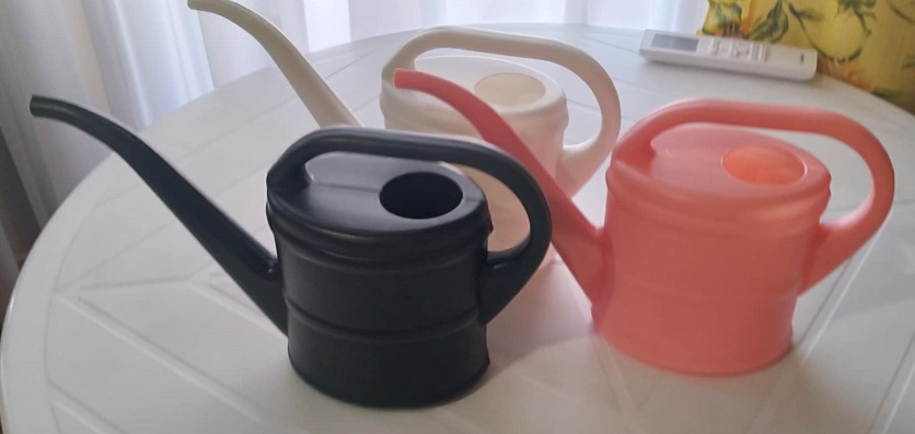 Öntözőkanna 2 Liter PRACTIC (RÓZSA NÉLKÜL) (PADLÁS) V:76664 10/ZSÁK ZM 